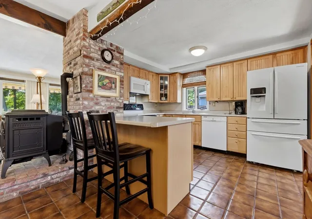 Photo 3 of Sale Pending at 8 Colgate Rd, Beverly, MA 01915 | MLS# 73568352 | Listing updated on 2026-09-16