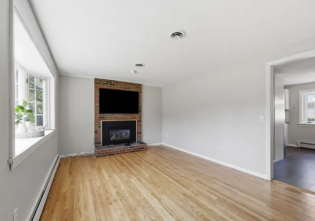 Homes for sale in East Longmeadow, MA | 33 Alandale Dr, East Longmeadow, MA 01028 | MLS# 73544096