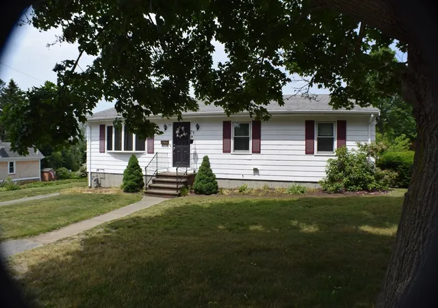 Homes for sale in Somerset, MA | 175 High St, Somerset, MA 02726 | MLS# 73534069