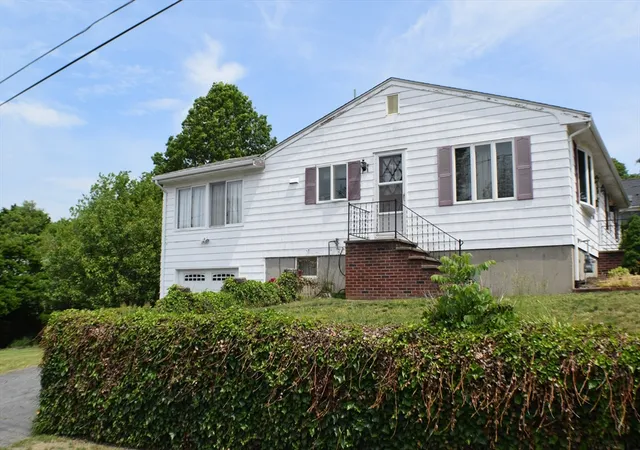 Homes for sale in Somerset, MA | 175 High St, Somerset, MA 02726 | MLS# 73534069