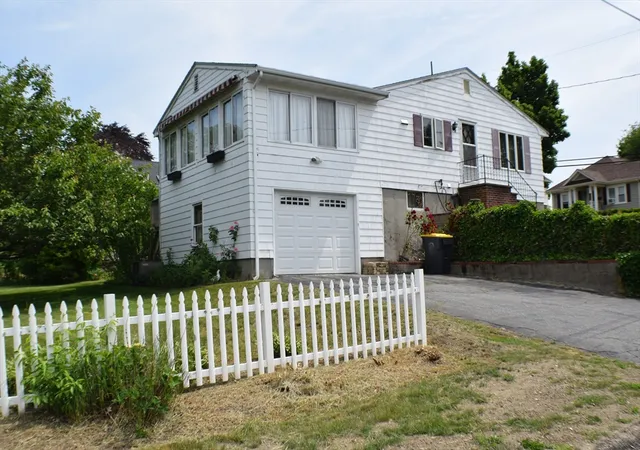 Homes for sale in Somerset, MA | 175 High St, Somerset, MA 02726 | MLS# 73534069
