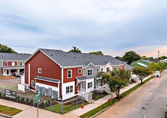 Photo 3 of Sale Pending at 46 Central St #502, Springfield, MA 01105 | MLS# 73302583 | Listing updated on 2025-10-27