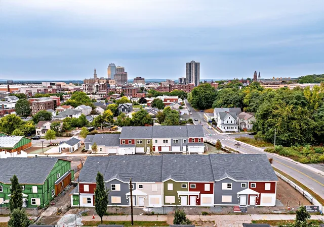 Listing Photo 4 - Condo for sale in building located at 46 Central St, Springfield, MA 02143 - Unit #502