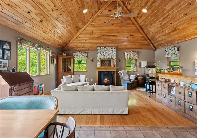 Photo 4 of Single family home for sale at 212 Grove St, Clinton, MA 01510 | MLS# 73566955 | Listing updated on 2026-08-26