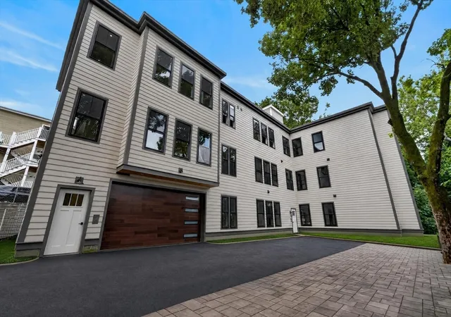 2nd image of 2 Readfield Pl, Boston, MA 02119