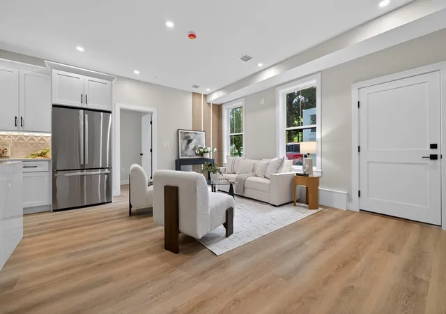 2nd image of 2 Readfield Pl #4, Boston, MA 02119 | MLS# 73558371