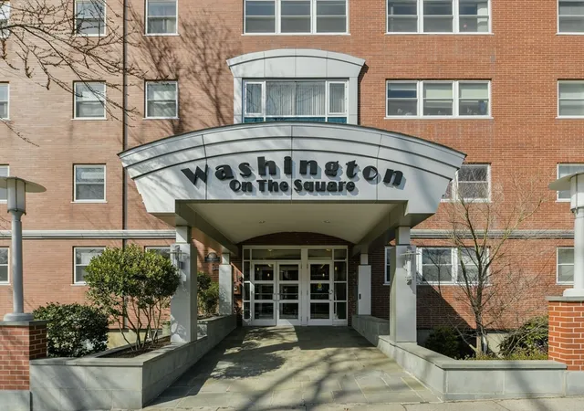 2nd image of 1600 Beacon St #1009, Brookline, MA 02446 | MLS# 73554120