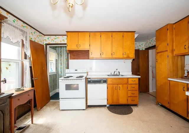 Homes for sale in North Oxford, MA | 22 Comins Rd, North Oxford, MA 01537 | MLS# 73547388