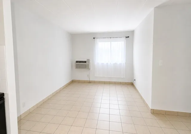 4th image of 126 Beaver St #4, Framingham, MA 01702 | MLS# 73551621