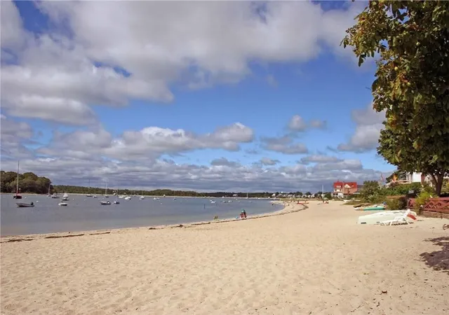 2nd image of 69 Bay Pointe Dr Ext, Buzzards Bay, MA 02532