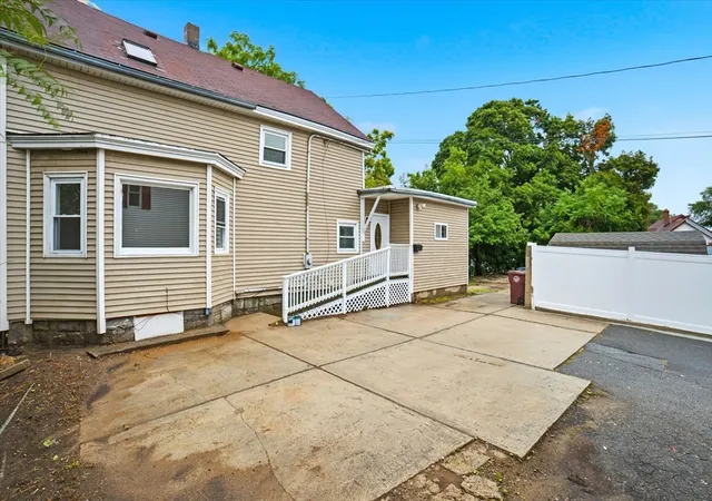 35th image of 111 Liberty St, Lowell, MA 01851 | MLS# 73559940