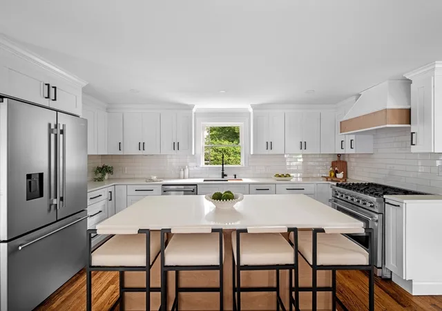 3rd image of 95 Greenwood Avenue, Wakefield, MA 01880 | MLS# 73536985