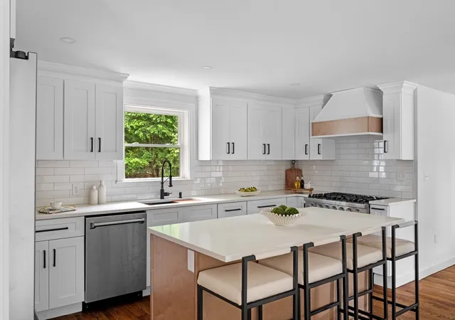 4th image of 95 Greenwood Avenue, Wakefield, MA 01880 | MLS# 73536985
