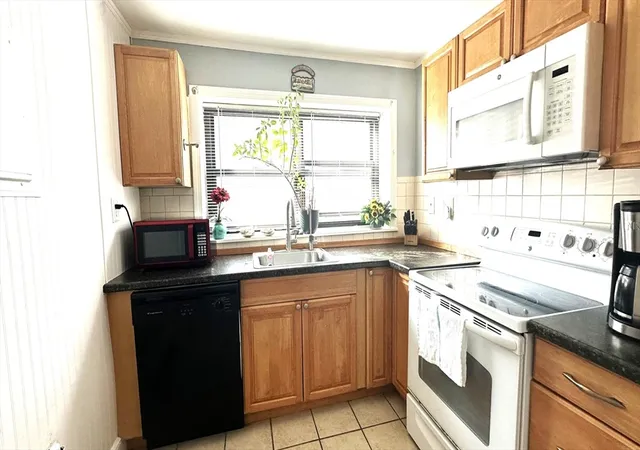 Homes for sale in Lynn, MA | 105 Nahant St, Lynn, MA 01902