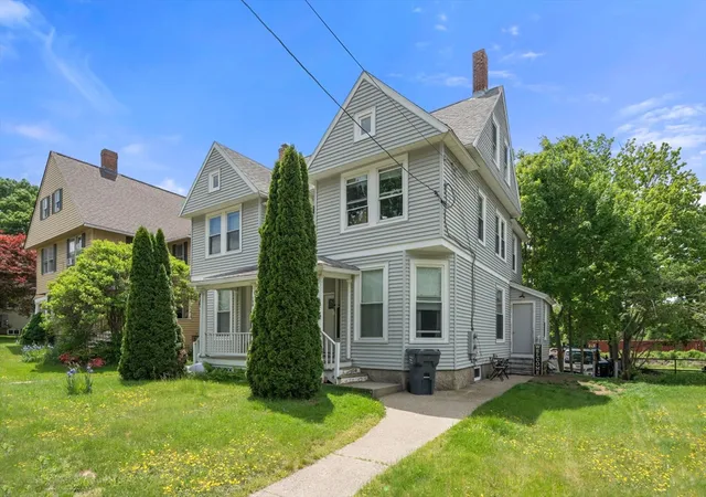 1st image of 158 Main St, Upton, MA 01568 | MLS# 73552661