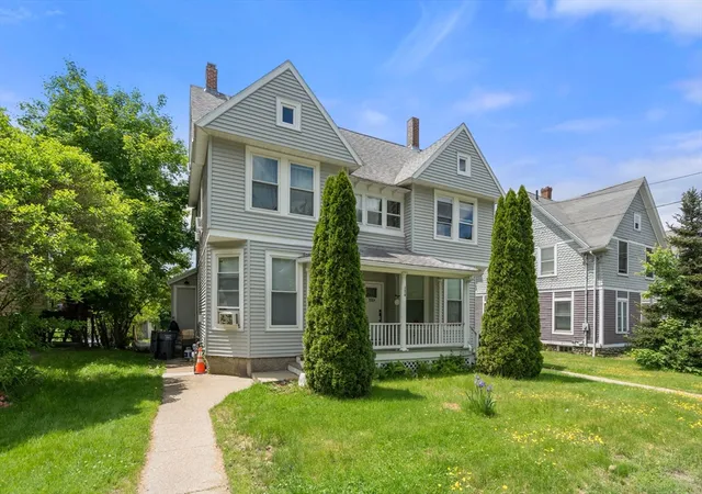 3rd image of 158 Main St, Upton, MA 01568 | MLS# 73552661
