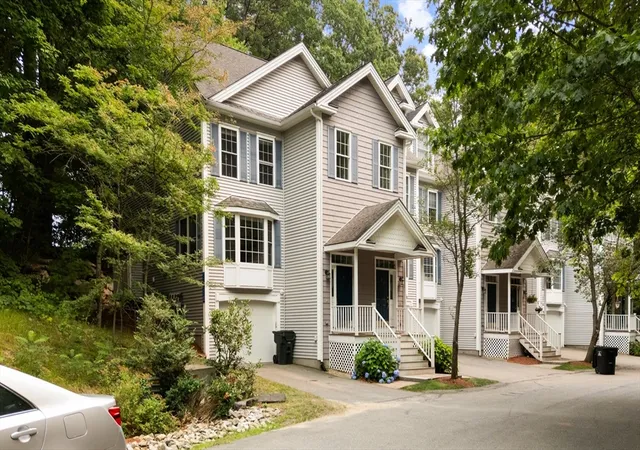 1st image of 36 Georgetown Dr, Nashua, NH 03062 | MLS# 73554430