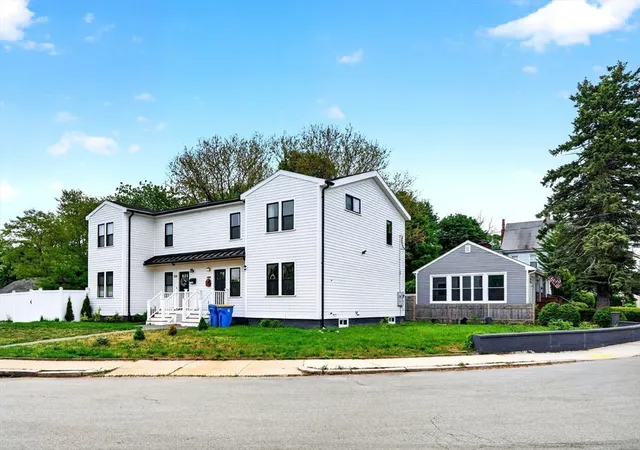 4th image of 55 Banks St #2, Winthrop, MA 02152 | MLS# 73523725