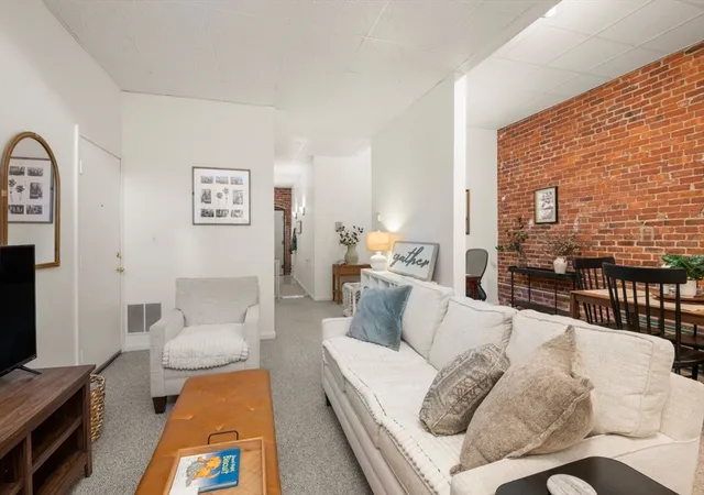 2nd image of 60 Marshal St #4, Brookline, MA 02446 | MLS# 73564879
