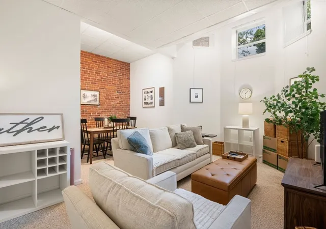3rd image of 60 Marshal St #4, Brookline, MA 02446 | MLS# 73564879