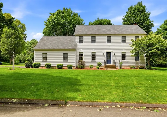 Homes for sale in Wilbraham, MA | 2 Christopher Cir, Wilbraham, MA 01095 | MLS# 73528892