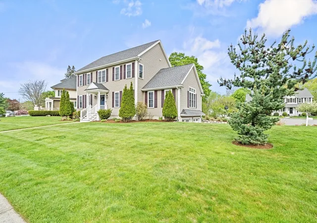 3rd image of 2 O'Connor Lane, Woburn, MA 01801 | MLS# 73517117