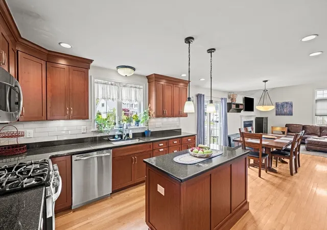 5th image of 2 O'Connor Lane, Woburn, MA 01801 | MLS# 73517117