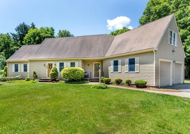 Homes for sale in Stoughton, MA | 140 Grace Ln, Stoughton, MA 02072 | MLS# 73541351