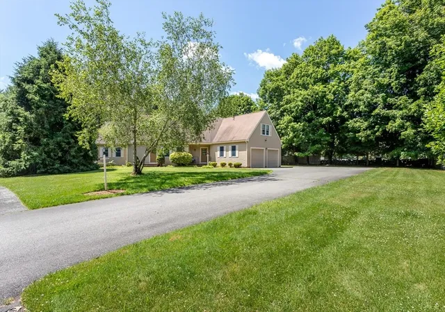 Homes for sale in Stoughton, MA | 140 Grace Ln, Stoughton, MA 02072 | MLS# 73541351