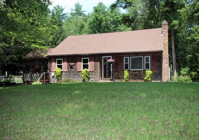 3rd image of 18 Chestnut Street, Middleboro, MA 02346 | MLS# 73553246