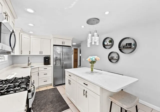 Photo 4 of Sale Pending at 129 Chief Justice Cushing Hwy, Hingham, MA 02043 | MLS# 73562649 | Listing updated on 2026-10-01