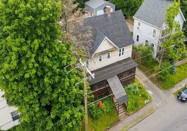 1st image of 98 Lincoln St, Pittsfield, MA 01201 | MLS# 73554585