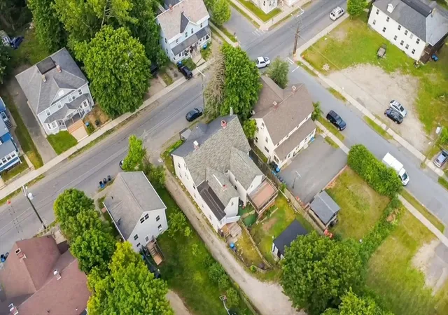 3rd image of 98 Lincoln St, Pittsfield, MA 01201 | MLS# 73554585