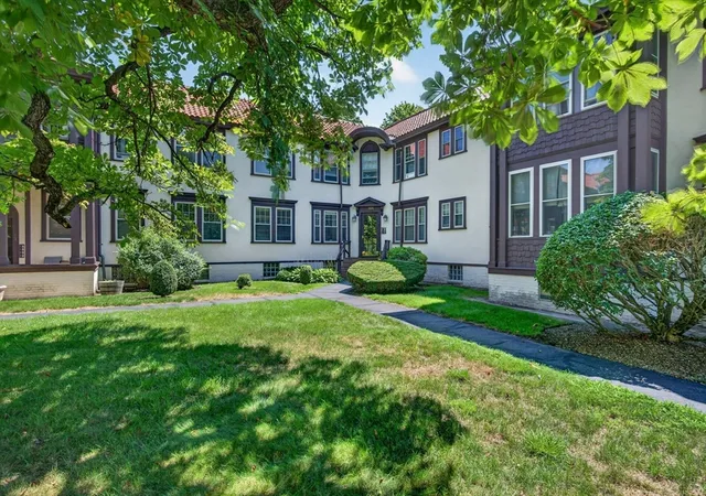 3rd image of 100-1/2 Main St #M, Andover, MA 01810 | MLS# 73560142