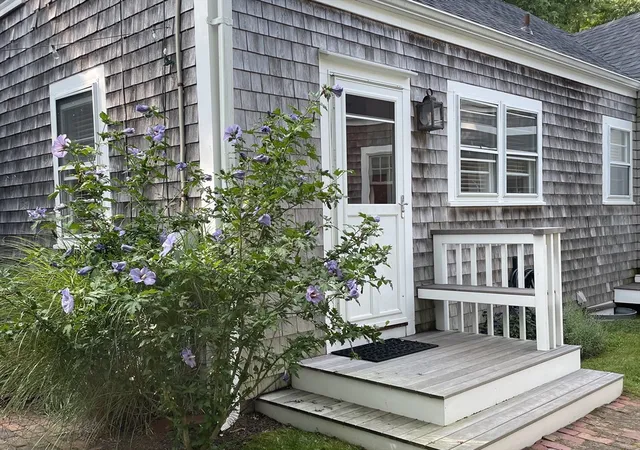 4th image of 13 Plantingfield Way, Edgartown, MA 02539 | MLS# 73494388