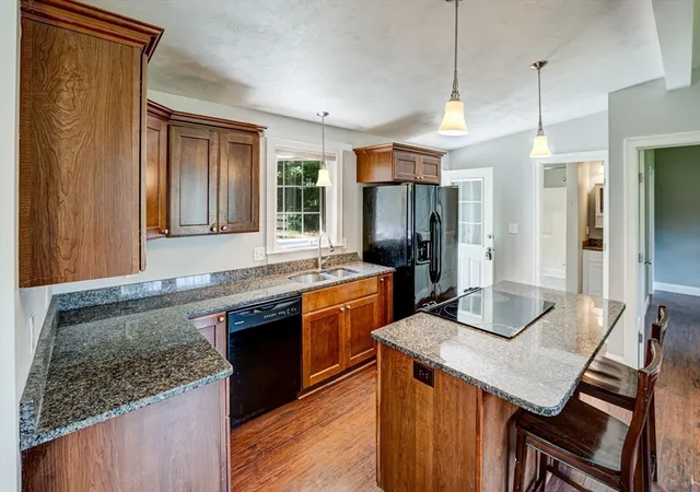 4th image of 18 Woodland Dr, Lunenburg, MA 01462 | MLS# 73565504