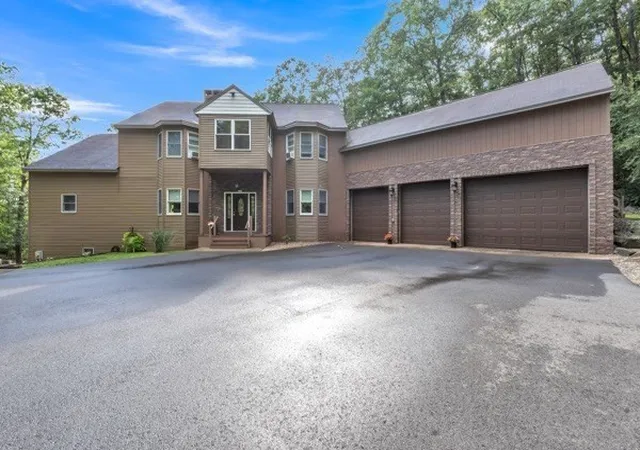 1st image of 198 S Royalston Rd, Athol, MA 01331 | MLS# 73500970
