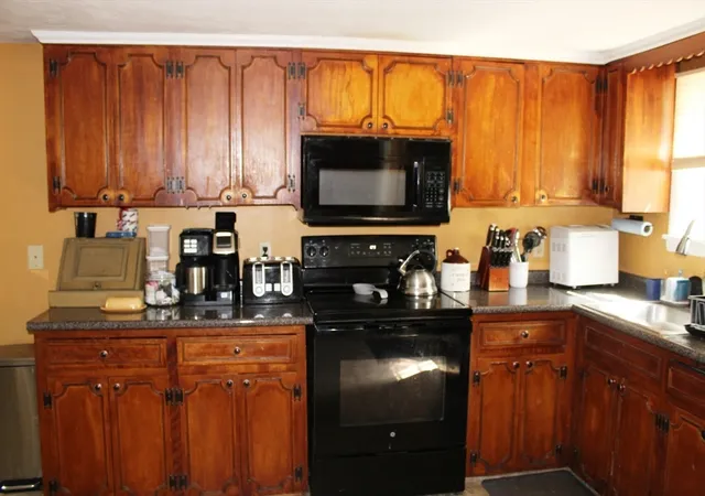 Homes for sale in Charlton, MA | 35 Nashoba Road, Charlton, MA 01507 | MLS# 73491972