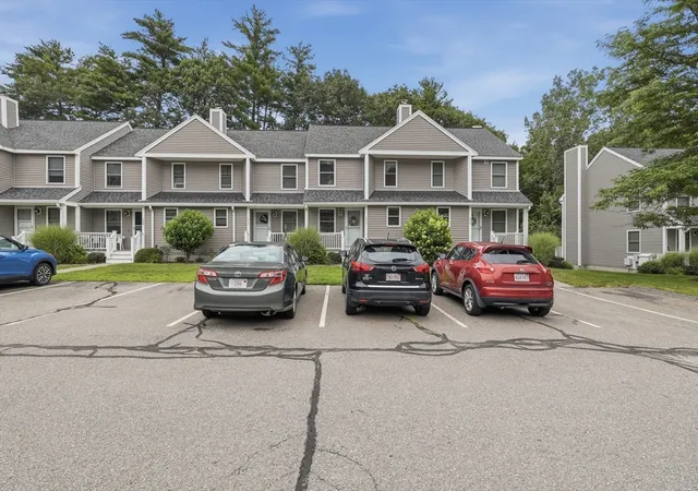3rd image of 212 Bayberry Hill Lane #212, Leominster, MA 01453 | MLS# 73553599