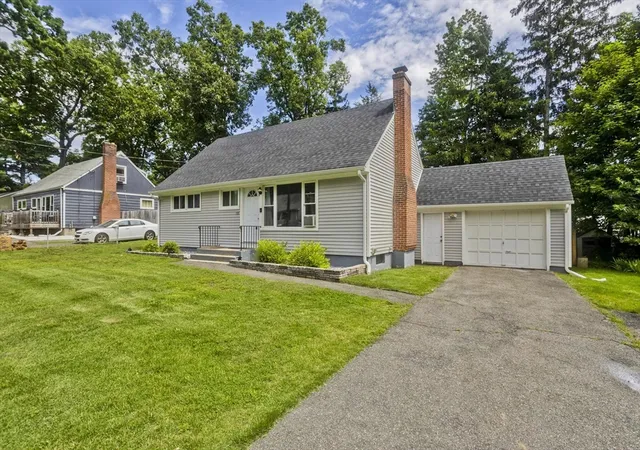 2nd image of 155 Old Farm Rd, Springfield, MA 01119 | MLS# 73560558
