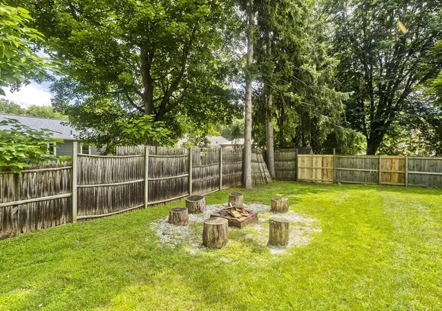 33rd image of 155 Old Farm Rd, Springfield, MA 01119 | MLS# 73560558