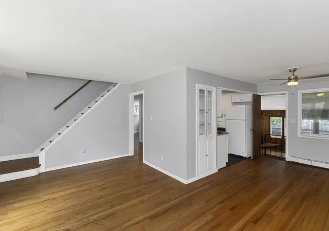4th image of 155 Old Farm Rd, Springfield, MA 01119 | MLS# 73560558