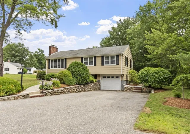 Homes for sale in North Reading, MA | 2 Appletree Lane, North Reading, MA 01864 | MLS# 73546425