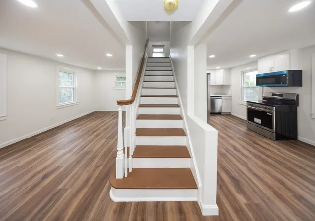 Photo 2 of Sale Pending at 101 Ararat St, Worcester, MA 01606 | MLS# 73566191 | Listing updated on 2026-09-07