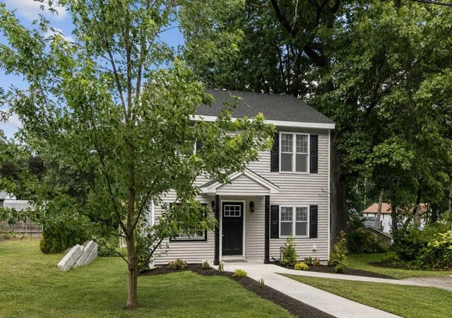 1st image of 40 Nonquit St, Worcester, MA 01604 | MLS# 73566882