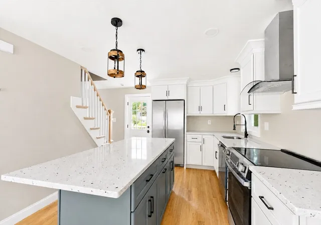 3rd image of 40 Nonquit St, Worcester, MA 01604 | MLS# 73566882