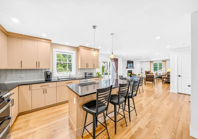 Photo 4 of Sale Pending at 2 Sequoia St, Billerica, MA 01821 | MLS# 73553179 | Listing updated on 2026-08-12