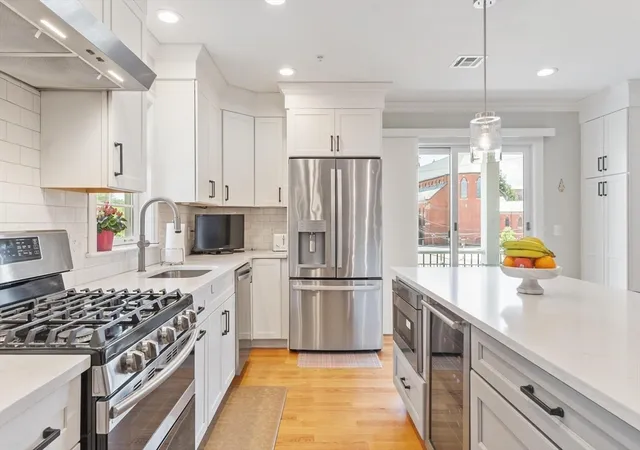 Homes for sale in Natick, MA | 76 South Ave #201, Natick, MA 01760 | MLS# 73534898