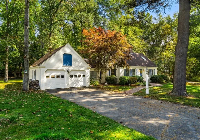3rd image of 13 Andrews Rd, Topsfield, MA 01983 | MLS# 73550345