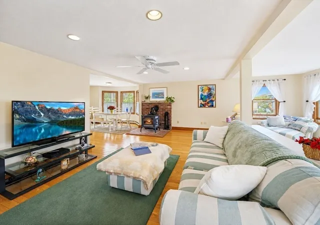 Photo 3 of Sale Pending at 36 Hampton Cir, Hull, MA 02045 | MLS# 73557652 | Listing updated on 2026-10-02
